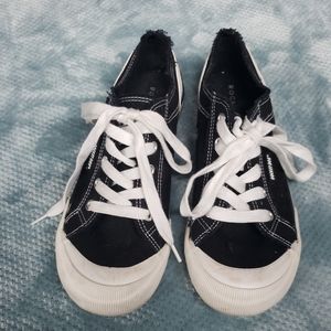 Rocket Dog Black Canvas Jazzin Sneakers